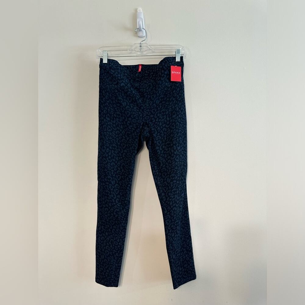 NWT SPANX Jean-ish Ankle Legging High Rise Pull On Jeans Blue Leopard Denim M - Picture 3 of 10